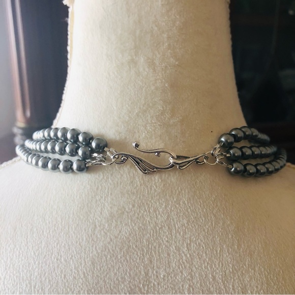 Handcrafted repurpose charcoal cluster Czech glass Pearl fancy clasp necklace - Picture 8 of 8